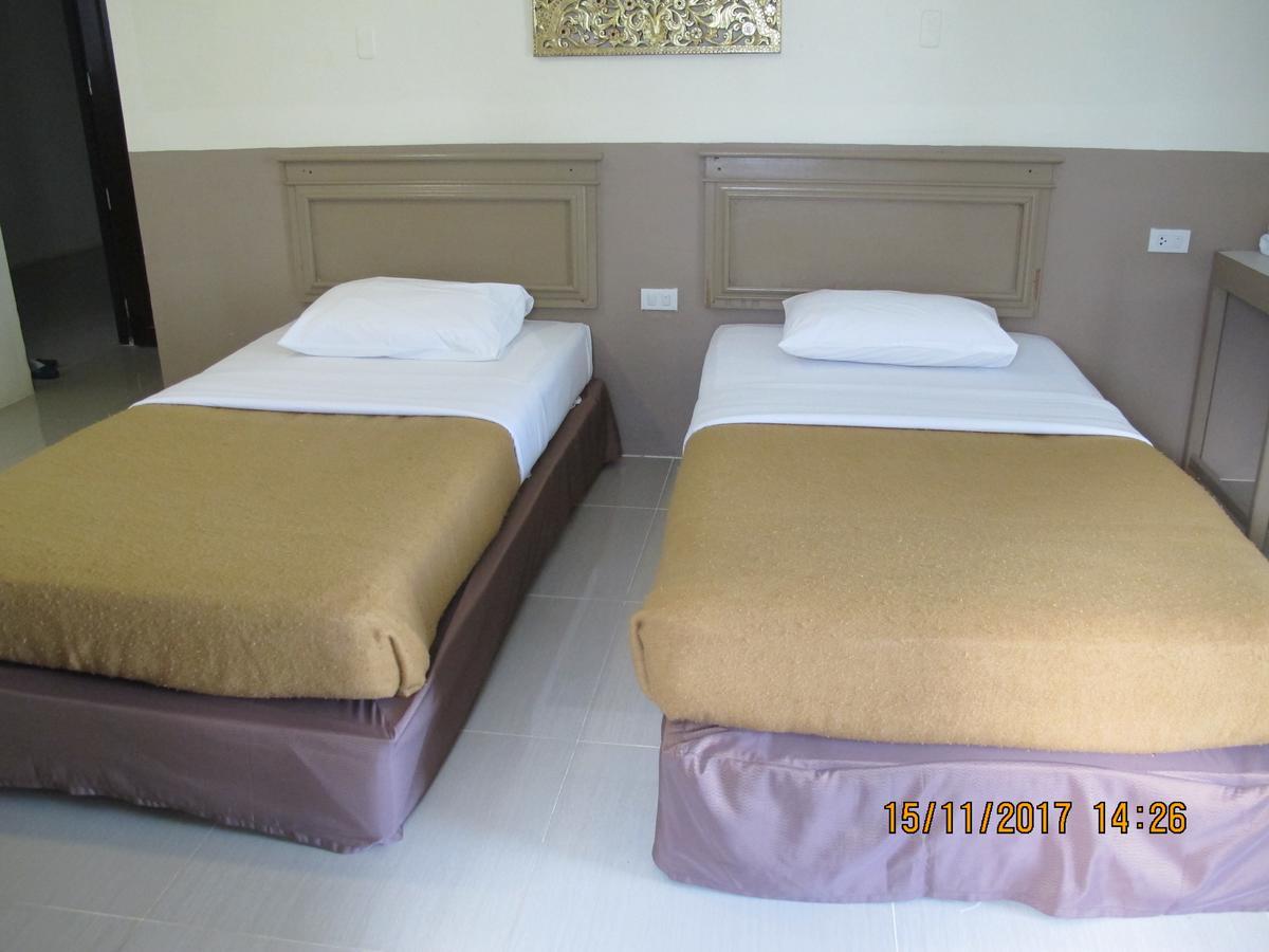 Tongpoon Hotel Bangkok Exterior foto